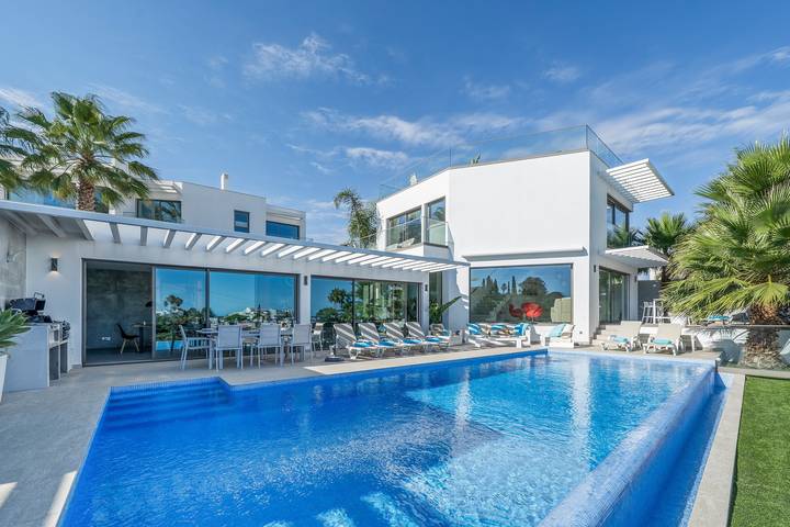 Villa voor 10 personen, met tuin en whirlpool in Armação de Pera