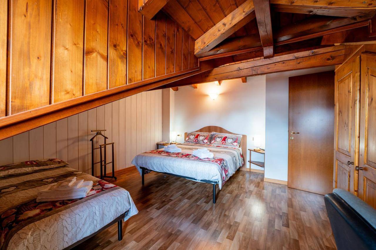Apartamento inteiro, Lhousing - Tricamere con due bagni in centro in Roana, Vicenza (província)