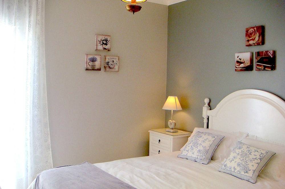 Entire apartment, In the front line T1 with garage and Wifi 1980 / Al in Praia da Rocha, Portimão