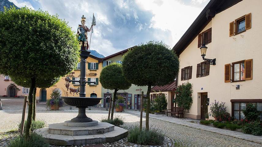 Ganze Ferienwohnung, Ferienwohnung Bergblick - Ferienwohnung Bergblick mit Terrasse, 54 qm, für 1 bis 4 Personen in Bayerisch Gmain, Berchtesgadener Alpen