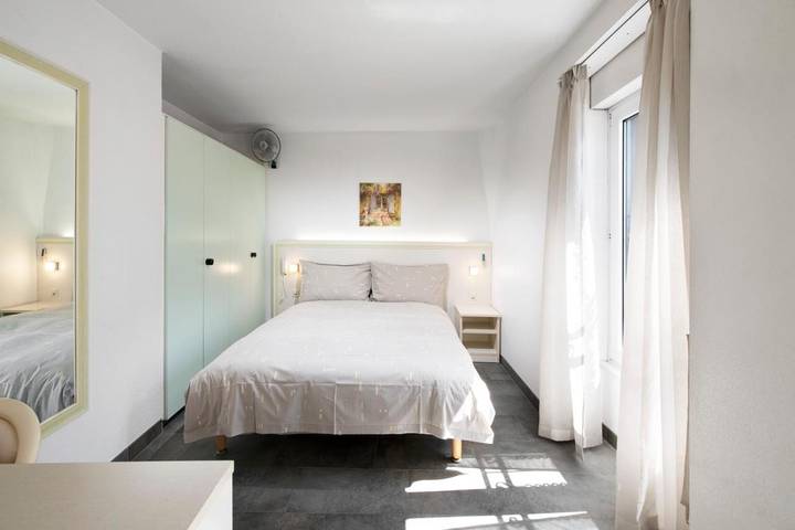 Hôtel pour 2 personnes, avec terrasse ainsi que vue sur le lac et vue à Villeneuve (Suisse) - 4