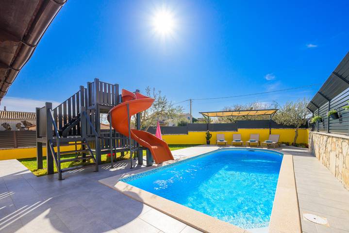 Location de vacances pour 8 personnes, avec piscine et terrasse à Svetvinčenat - 3