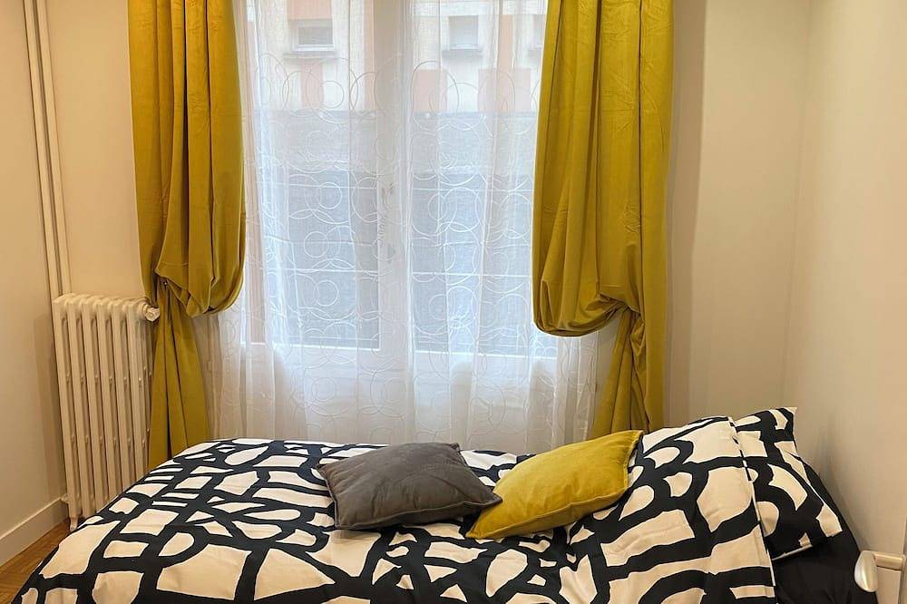 Appartement entier, Appartement haut standing - 7 couchages + 2 sdb, au rez-de-chaussée in Saint-Ouen-l'Aumône, Val-d'Oise