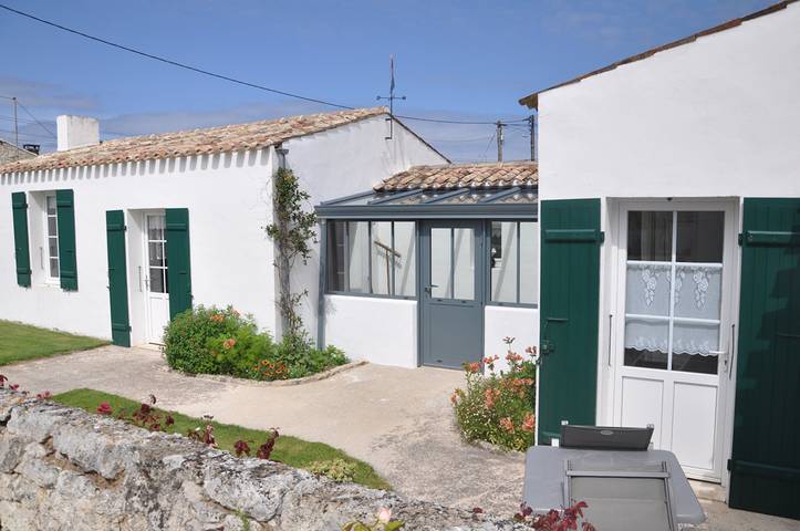 Gîte pour 4 personnes, avec piscine ainsi que terrasse et jardin sur l' Île d'Oléron - 3