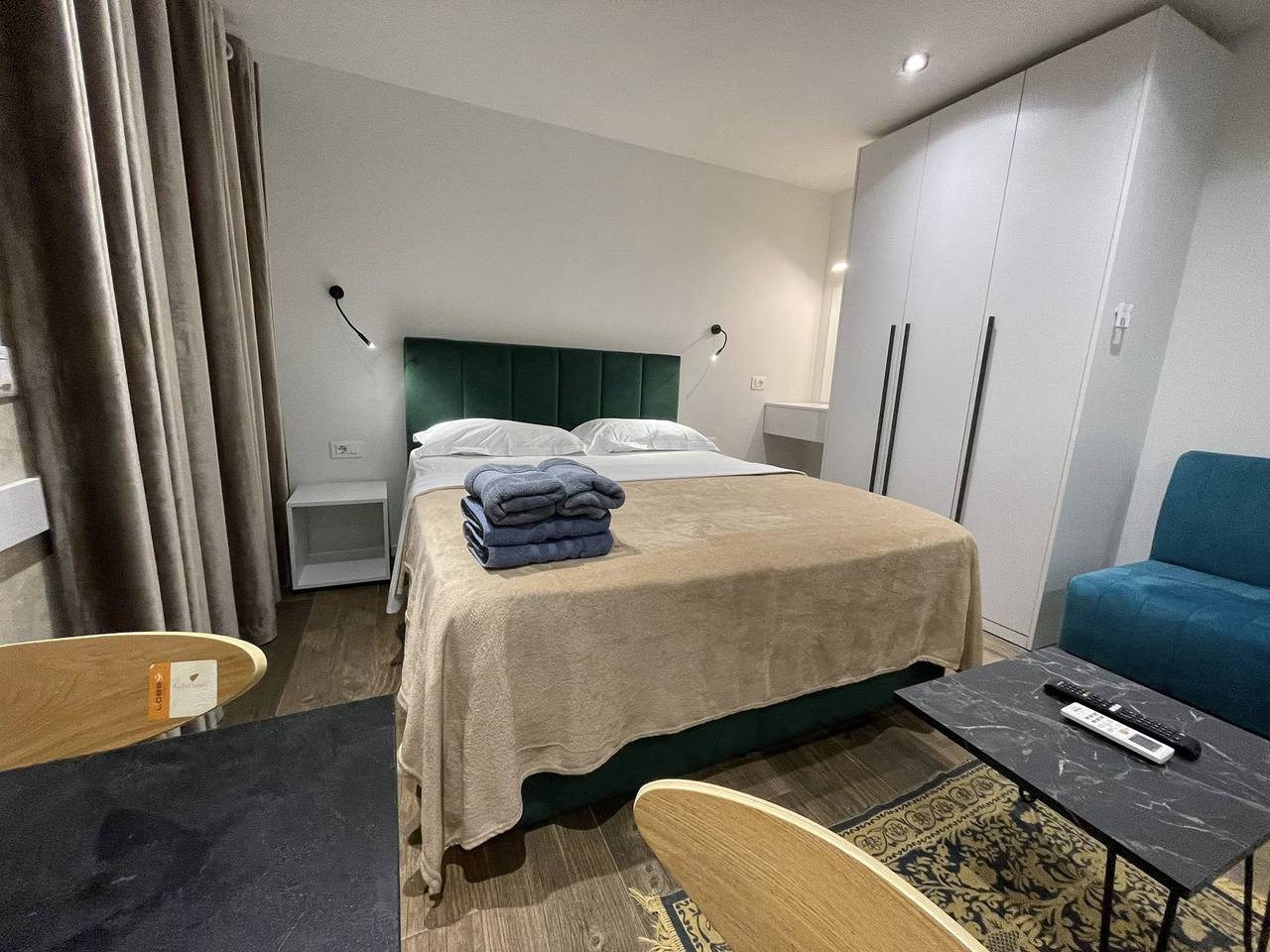 Entire studio, Le petite Central Studio Apartment 1 in Tiranë, Albania