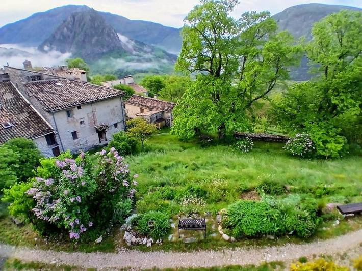 Maison d’hôte pour 3 personnes, avec vue et jardin à Castellane - 3