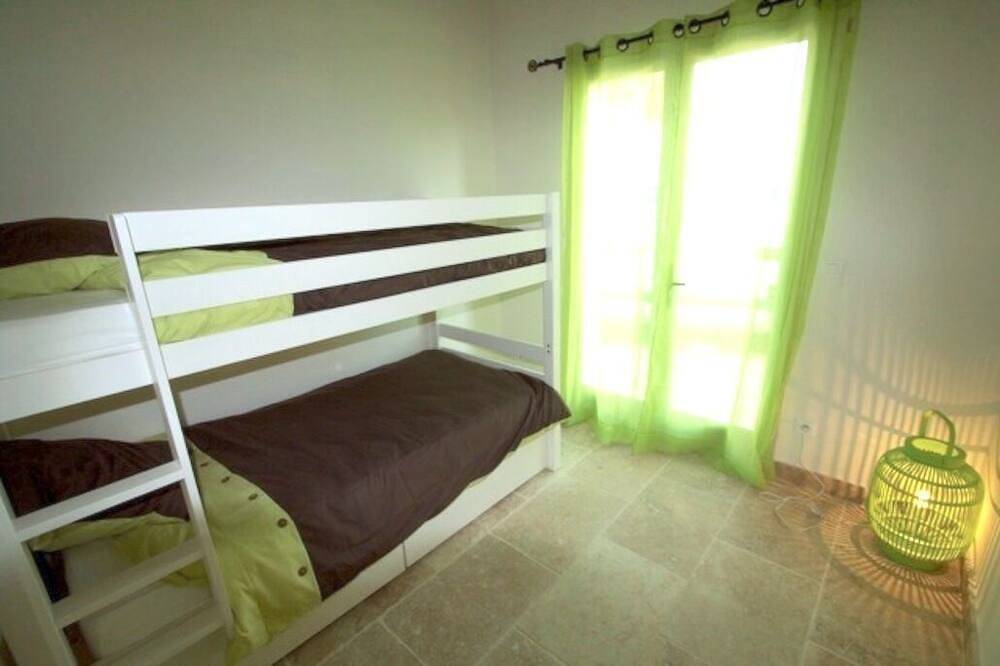 Family-friendly, Cozy and Peaceful Villa with Pool in Apt en Luberon, Provence in Apt, Regionaler Naturpark Luberon