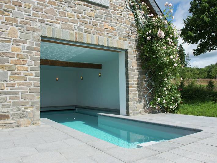 Location de vacances pour 20 personnes, avec jardin et sauna ainsi que terrasse et piscine à Stoumont - 2