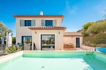 Location de vacances pour 6 personnes, avec jardin à Pierrefeu-du-Var