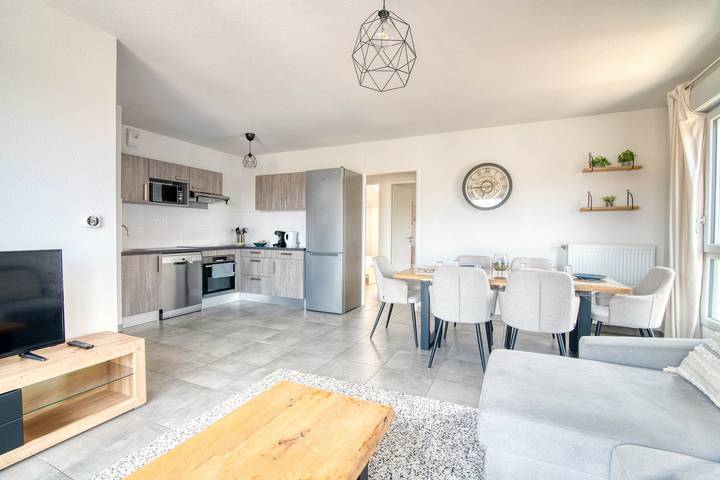 Ganze Wohnung, Ferienwohnung für 6 Personen mit Balkon in Castelginest, Umgebung Toulouse