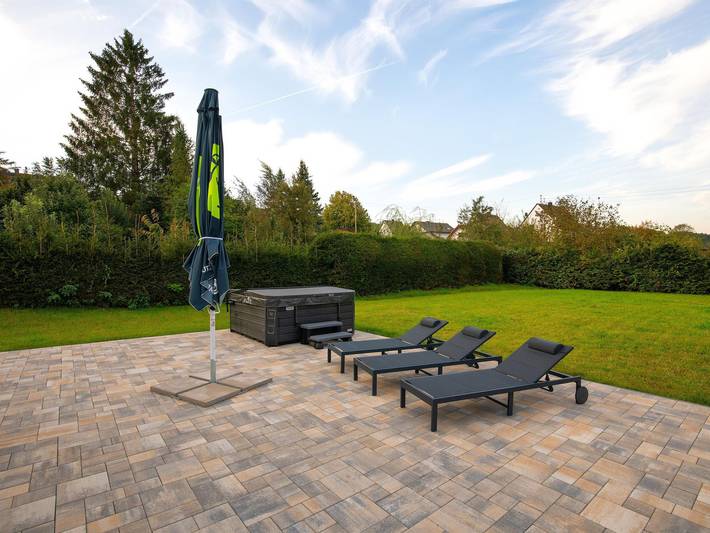 Ferienhaus für 6 Personen, mit Terrasse und Whirlpool sowie Garten, kinderfreundlich in Allenbach - 4