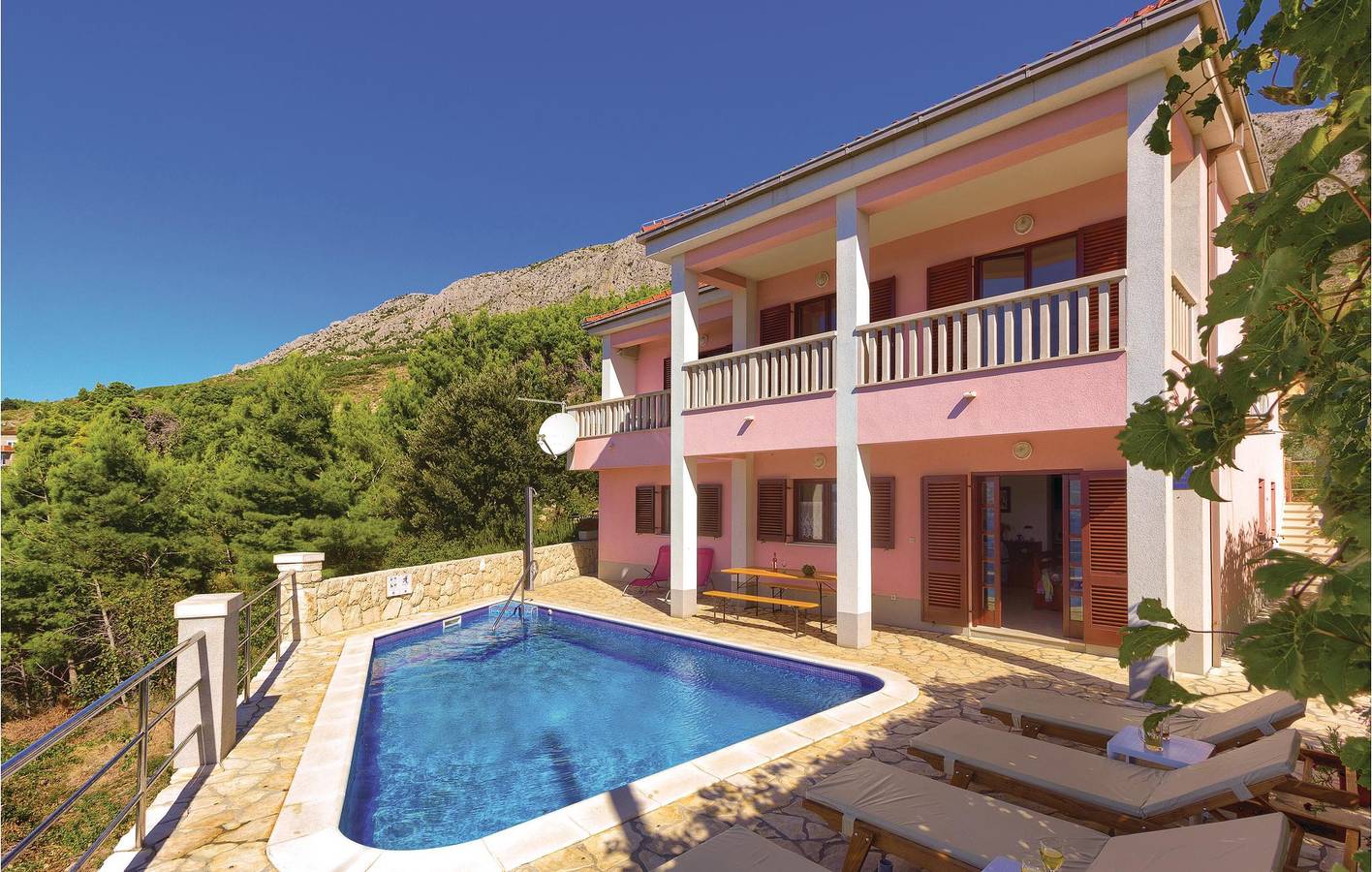 Ferienhaus für 6 Personen mit Terrasse in Lokva Rogoznica, Split-Dalmatien