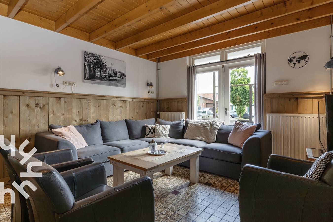 Attraktive eingerichtete Ferienwohnung für 10 Personen am Wasser in Delfstrahuizen in Friesland