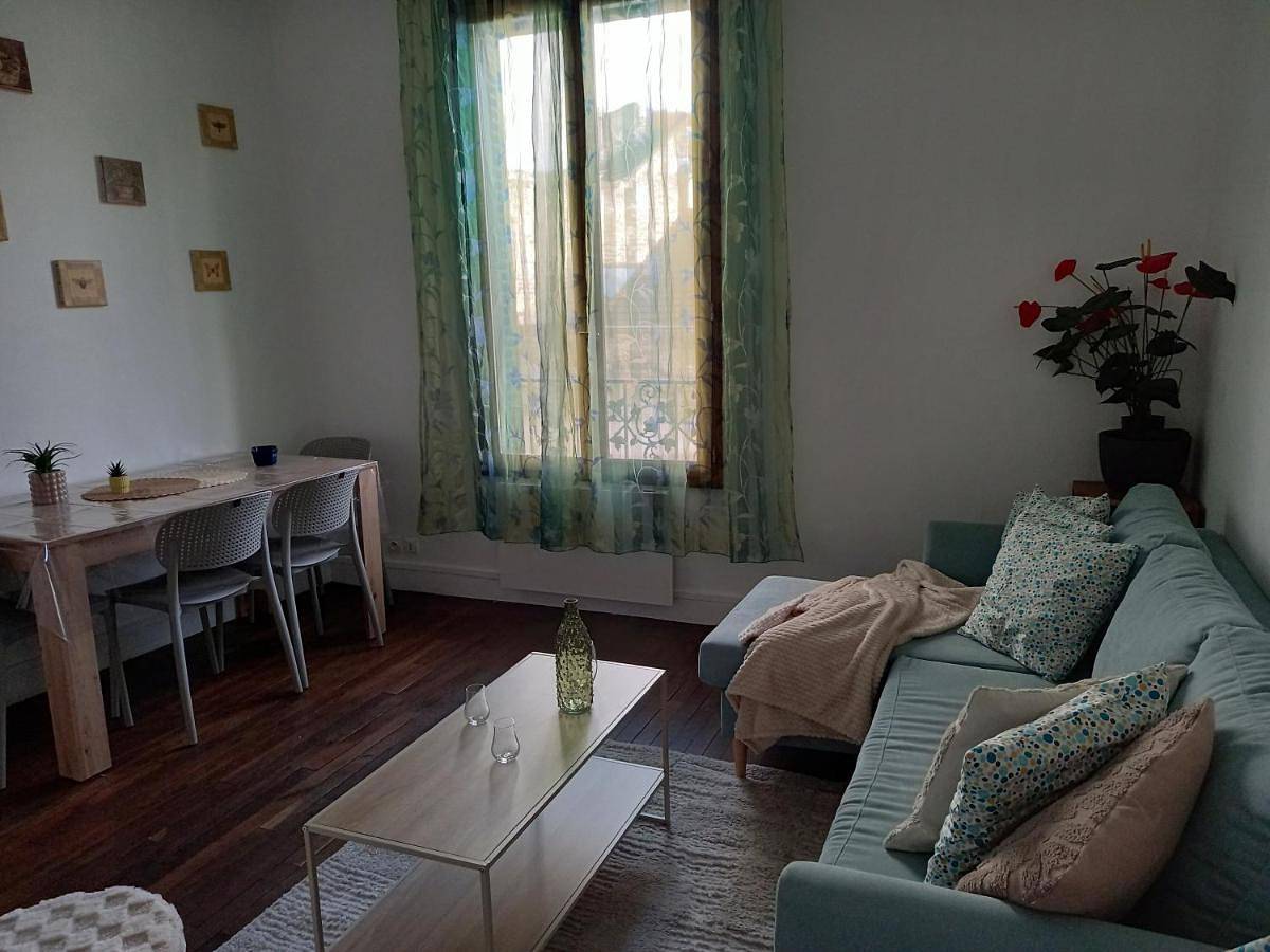 Appartement entier, Two-Bedroom Apartment in Montesson, Yvelines