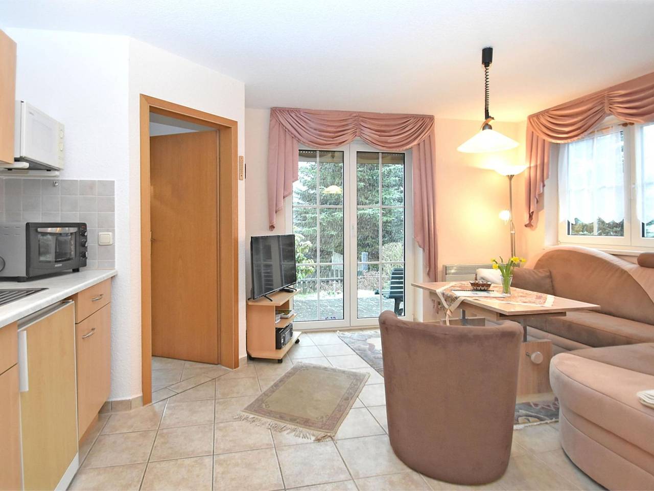 Entire apartment, Modish Apartment in Sohl with Terrace in Bad Elster, Chemnitz (region)