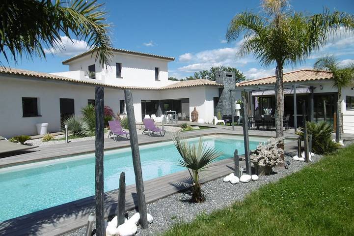 Location de vacances pour 8 personnes, avec jardin à Solliès-Ville - 3