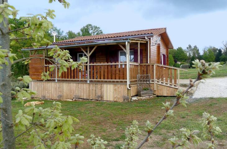 Chalet pour 4 personnes, avec jacuzzi et terrasse en Dordogne - 2