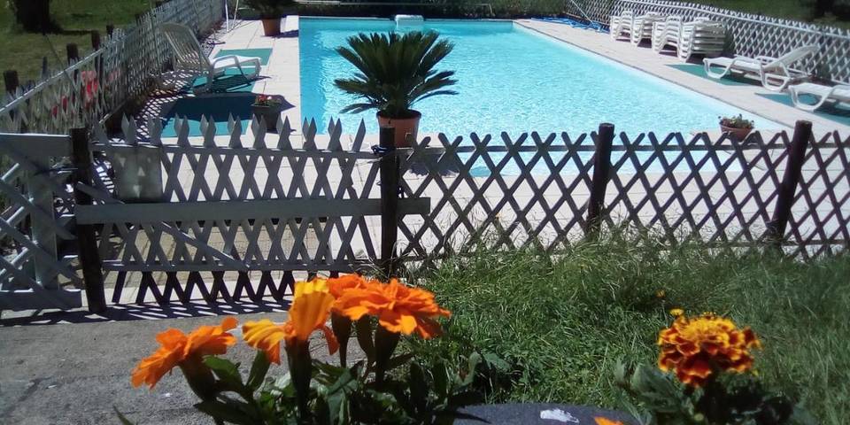 Hôtel pour 4 personnes, avec jardin et piscine à Cadéac - 2