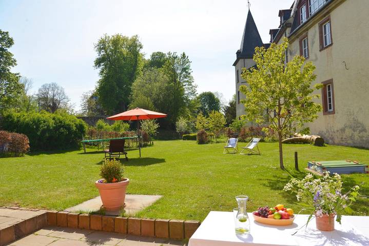 Ferienhaus für 14 Personen, mit Terrasse und Garten in Regierungsbezirk Köln