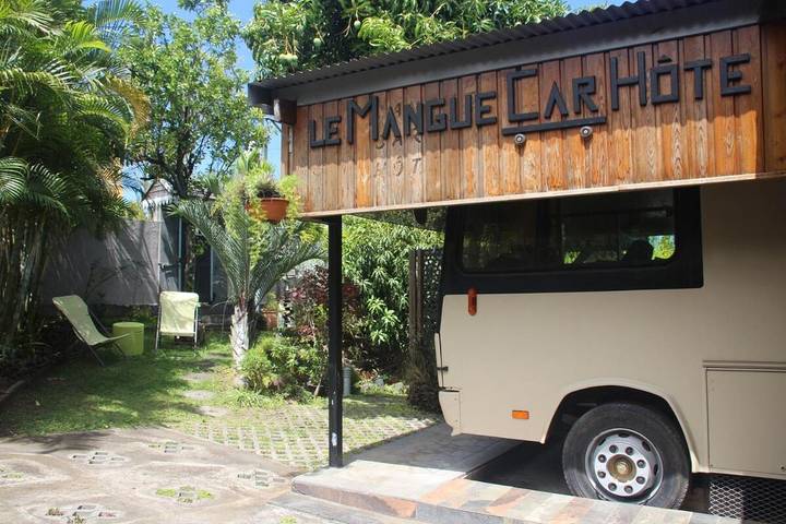 Gîte pour 4 personnes, avec jardin et jacuzzi à Saint Gilles les Hauts - 4