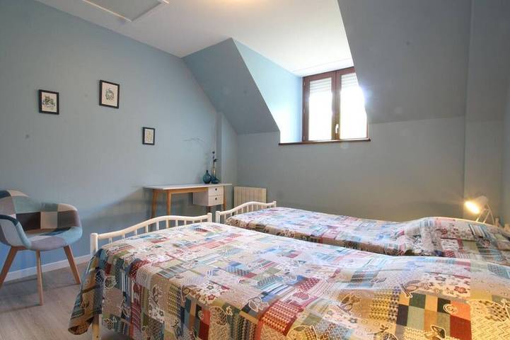 Gîte pour 5 personnes, avec jardin à Champcervon - 2