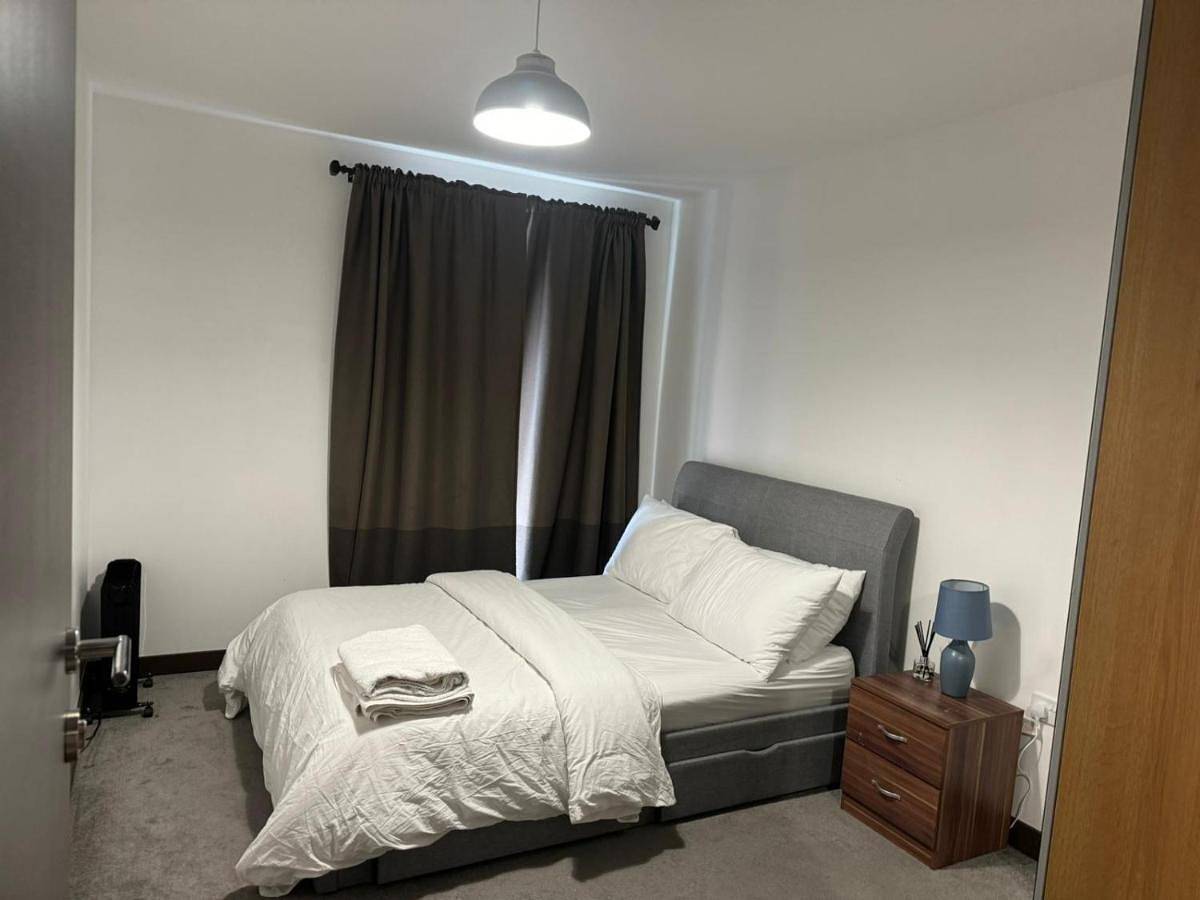 Entire apartment, Two-Bedroom Apartment with Balcony in Dartford, Kent