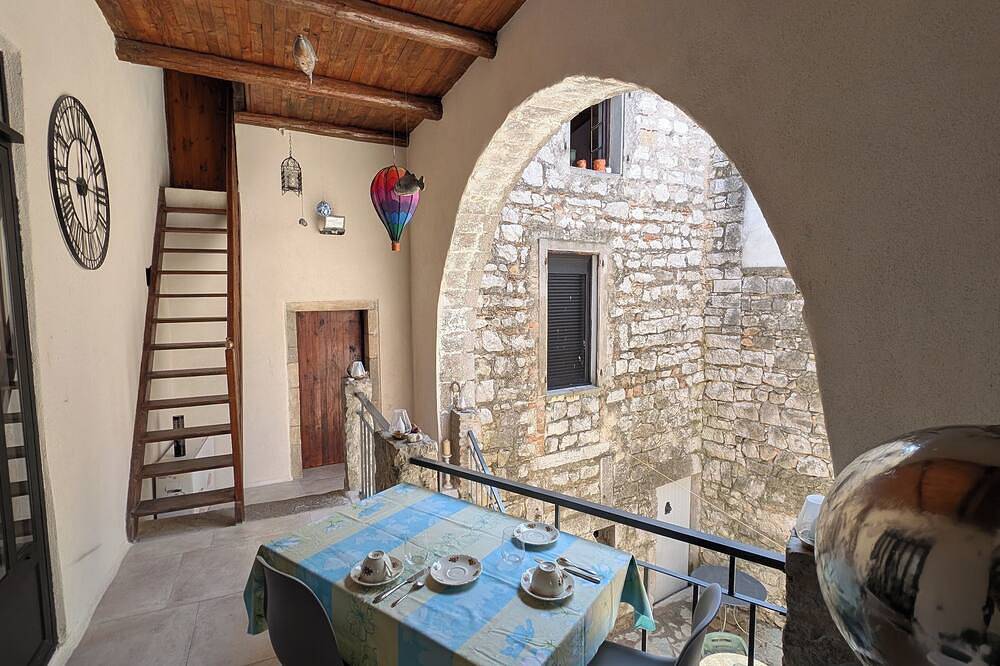 Chambres de Saint Alban. Pets are welcome. in Saint-Alban-Auriolles, Ardèche
