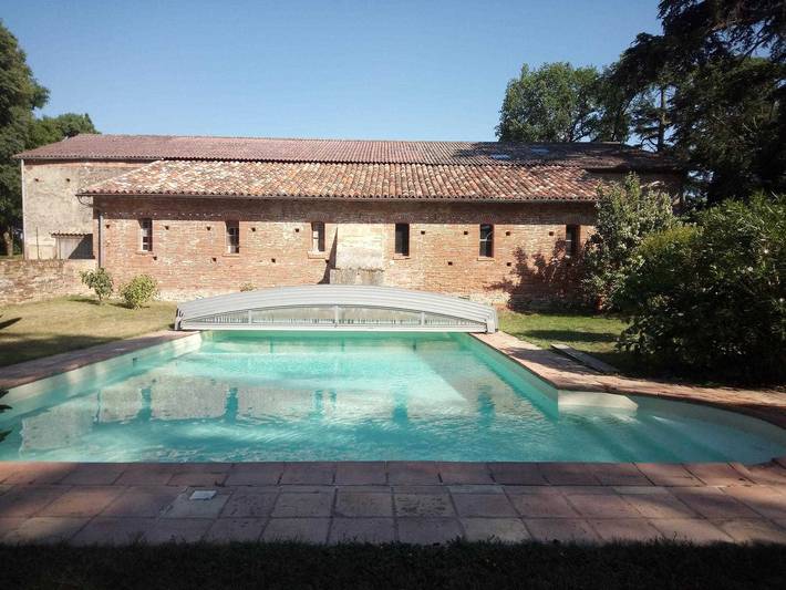 Gîte pour 9 personnes, avec piscine et jardin