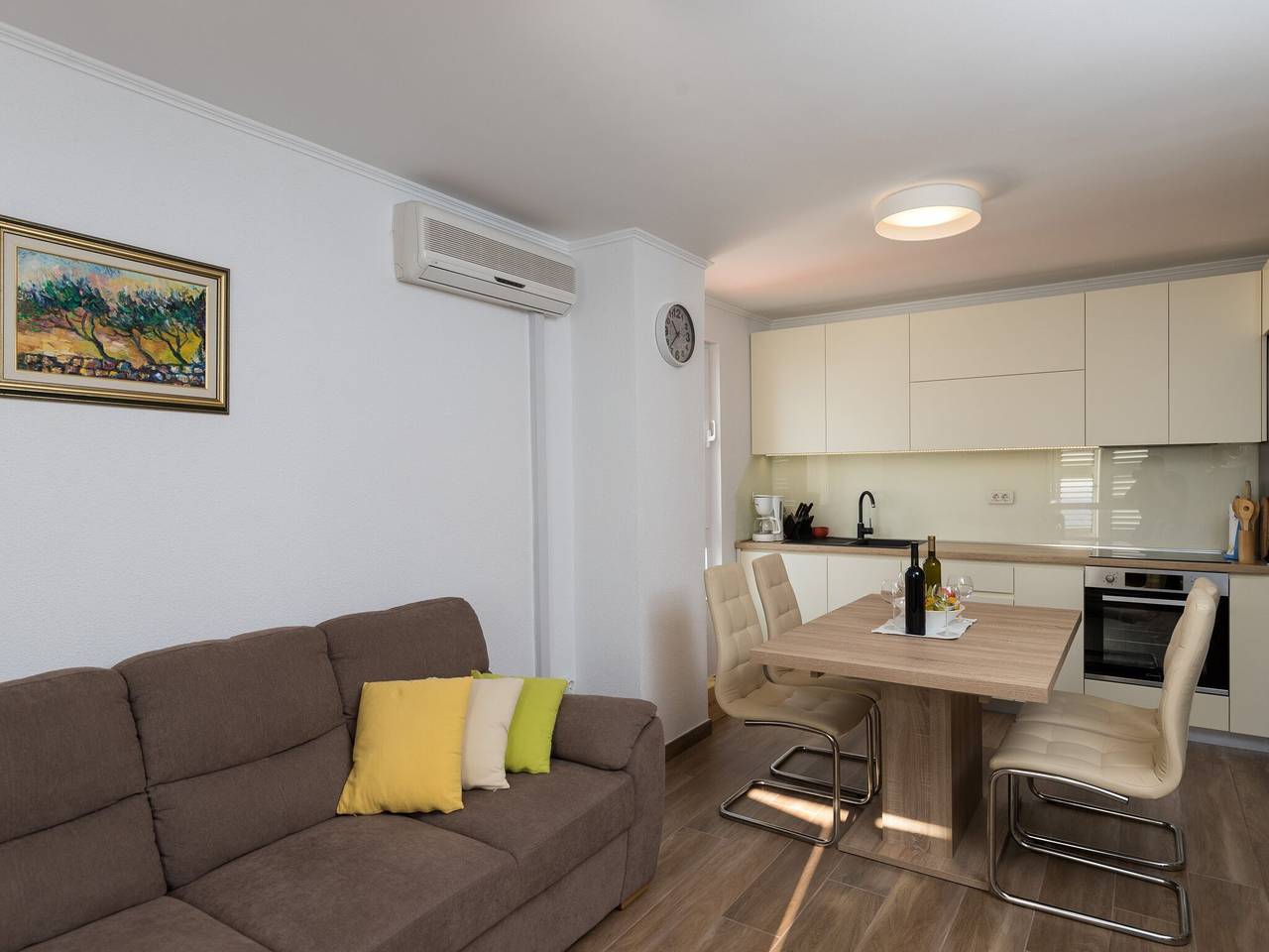Entire apartment, Apartment Gigi - Two Bedroom Apartment with Terrace and Sea View in Dubrovnik, Grad Dubrovnik
