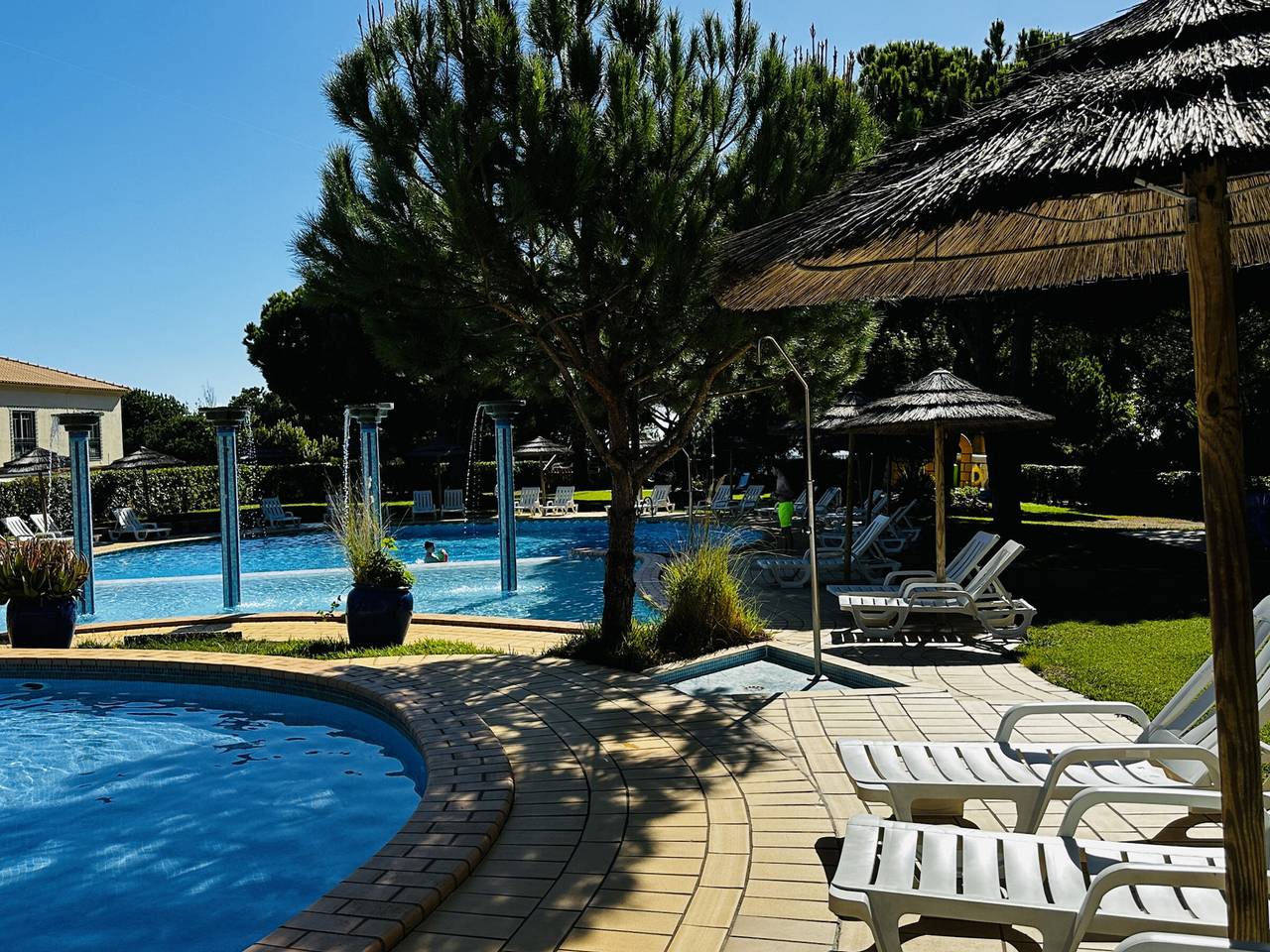 Entire apartment, Charming apartment in Albufeira with Wi-Fi near the beach in Praia da Oura, Albufeira