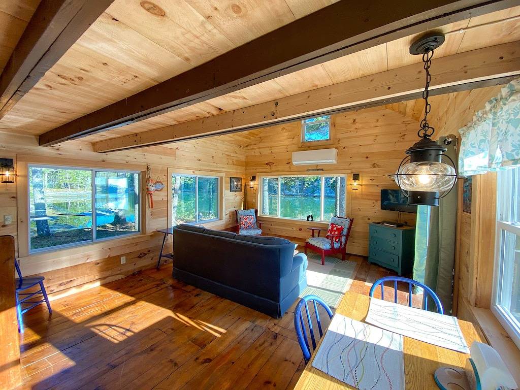 Cove Cottage: In ruhiger Lage zwischen den Kiefern des ruhigen Seavey Cove Eingebettet in Knox County (Maine)