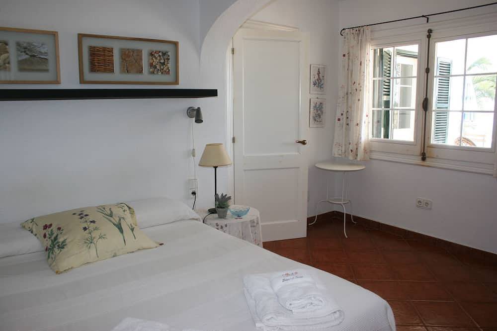 Familienfreundliche Villa auf Menorca mit herrlichem Meerblick und großem Garten in Sol d'Este, Es Castell