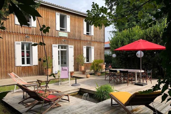 Location de vacances pour 9 personnes, avec jardin et terrasse, animaux acceptés dans Plage du Mauret