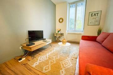 Vacation Rental for 4 Guests in Grenoble, Isère, Picture 1