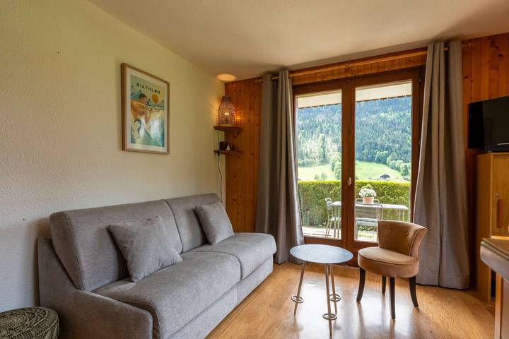 Appartement de vacances entier, Carlina : Terrasse ensoleillée avec vue imprenable in Le Grand-Bornand, Région d'Annecy
