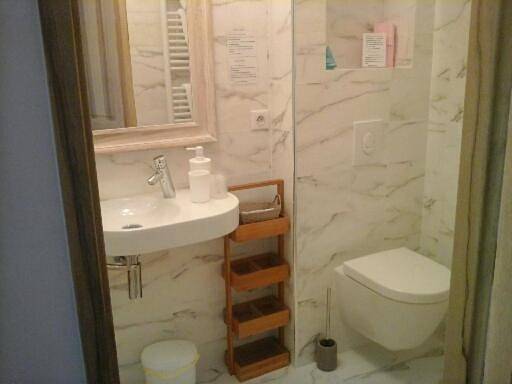 Location de vacances pour 3 personnes, avec terrasse ainsi que jardin et vue à Saint-Hippolyte-le-Graveyron - 3