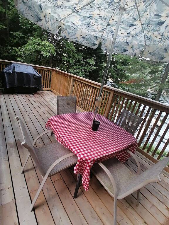 Das Hide Away - 2 Schlafzimmer Cottage in Algonquin Provincial Park