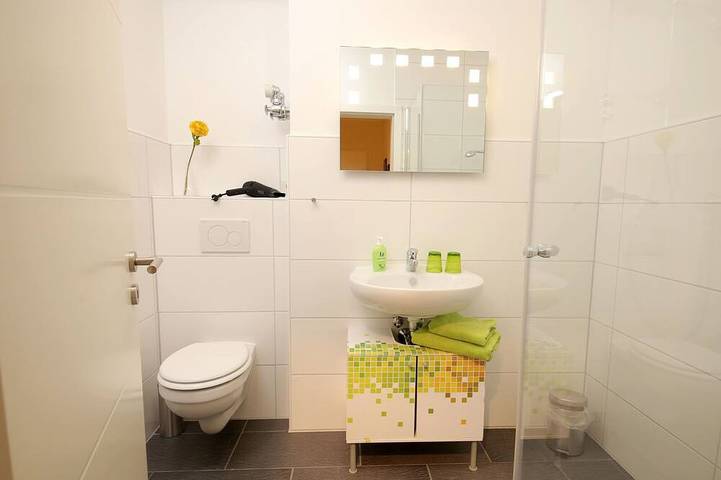 Ganze Wohnung, Ferienwohnung, nahe der Kasseler Innenstadt/Documenta, frei parken, bis 4 Pers. in Vellmar, Hessisches Bergland