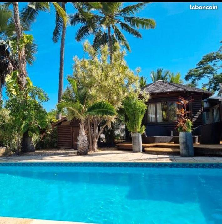 Location de vacances pour 10 personnes, avec terrasse et jardin ainsi que piscine et jacuzzi dans Plage de l'Hermitage - 4