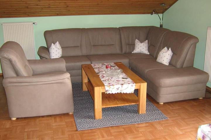 Ganze Wohnung, Gemütlich eingerichtete Ferienwohnung mit Panoramablick in Arnbruck, Ostbayern