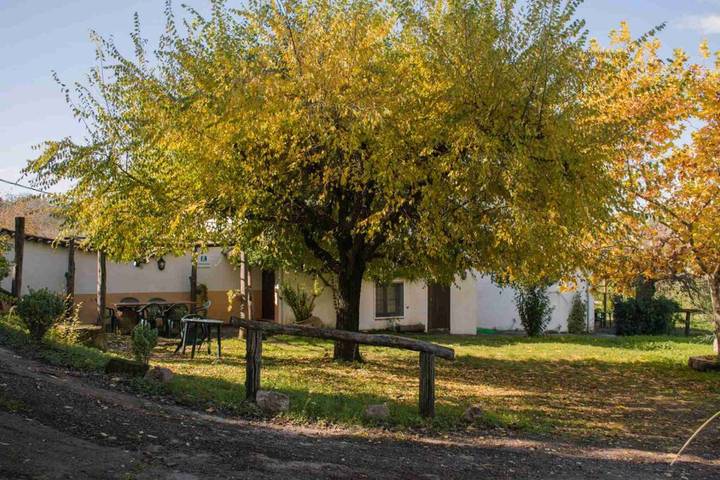 Casa de vacaciones para 6 personas, con Jardín en Fuenteheridos