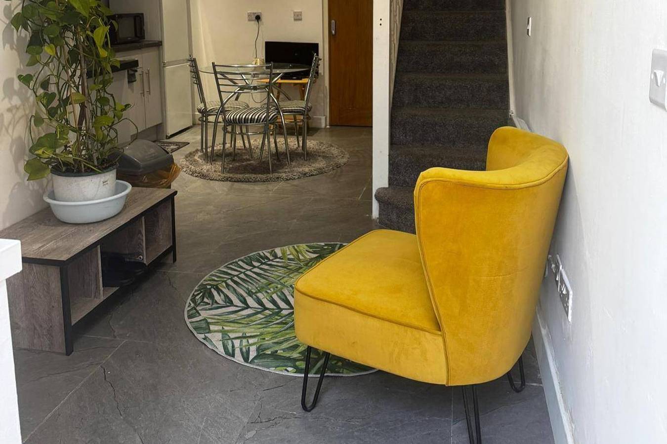 Cosy Central Home - Sleeps 5, Free Parking & Patio in Leicester, Heart of England