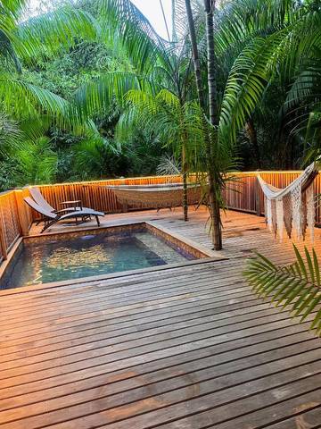 Location de vacances pour 5 personnes, avec jardin ainsi que vue et piscine à Le Lamentin