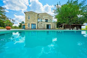 Maison de vacances pour 2 personnes, avec jardin et balcon ainsi que vue et piscine à Saint-Sulpice-et-Cameyrac