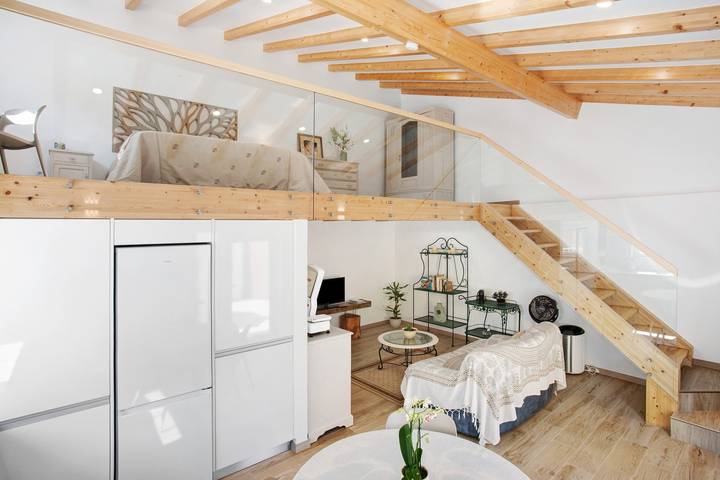 Apartamento 'Zeca Holidays Atalaia Mezanine' con Balcón y Wi-Fi in Atalaia, Distrito de Lisboa