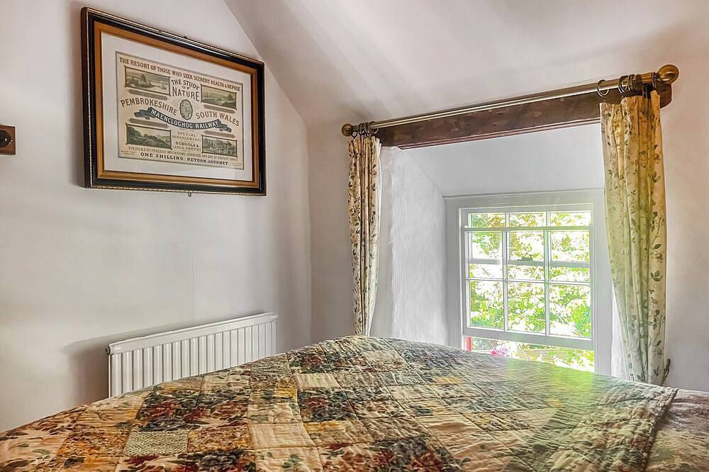 Monthly Tutor's Cottage in Fishguard, Pembrokeshire