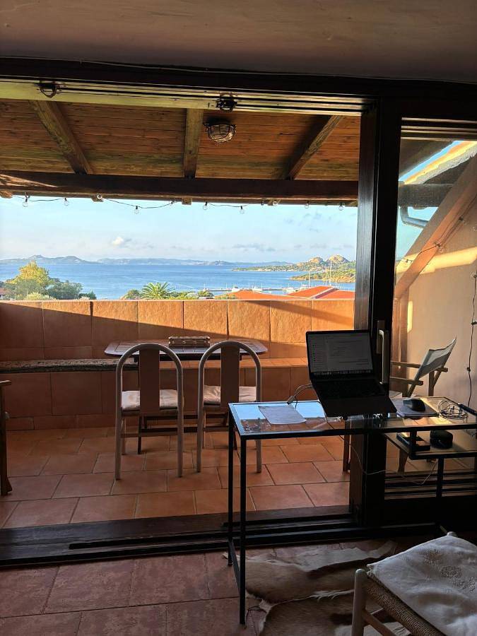 Gîte pour 6 personnes, avec vue et terrasse ainsi que jardin et piscine, animaux acceptés dans Cala Bitta - 2
