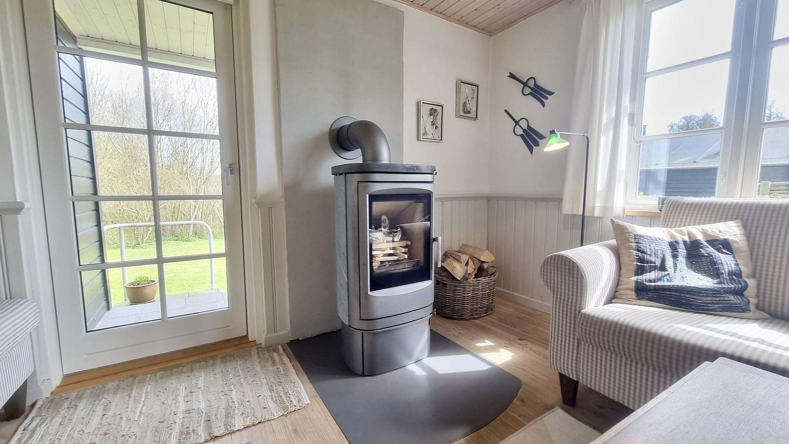 Ferienhaus am Wald mit Kamin und zwei Terrassen in Kelstrup Strand, Little Belt