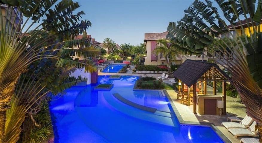 Holiday apartment for 5 people, with hot tub and pool as well as balcony and garden in Cairns