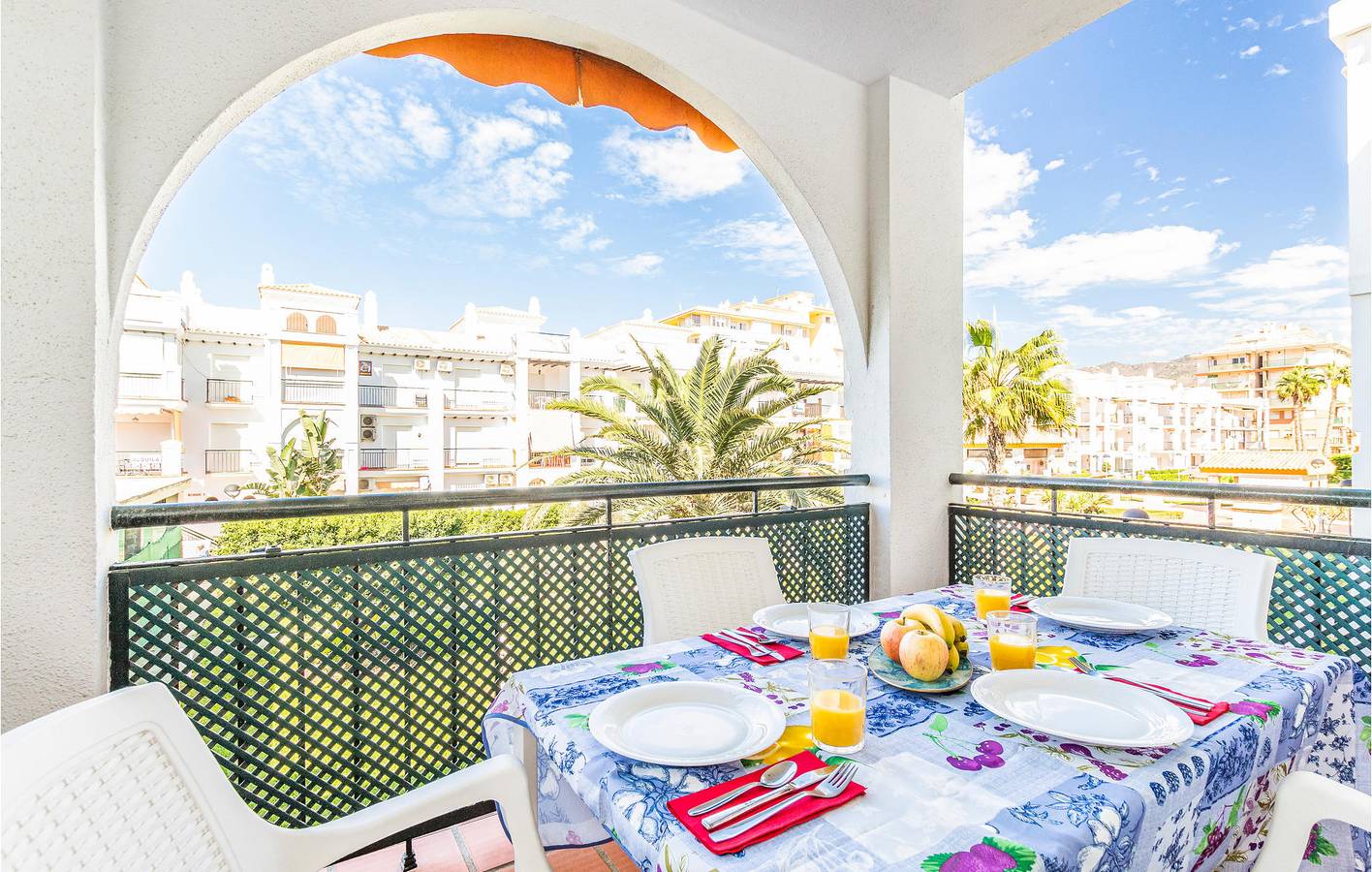 Geheel vakantieappartement, Appartement met zeezicht, WiFi en zwembad. in Torrox Costa, Torrox